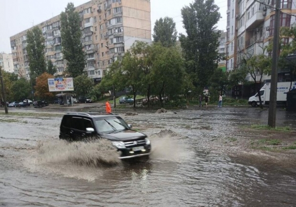 Внезапно: Кипер пообещал разобраться с ливневками в Одессе и обвинил во всем мэрию