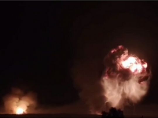 Після атаки дронів у російському Торопці горить склад боєприпасів, місто частково евакуювали (фото, відео)