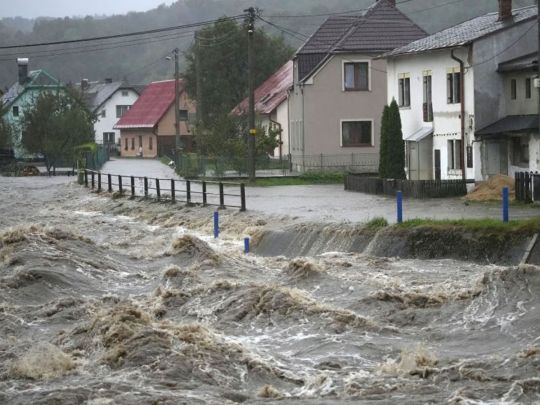 Європа продовжує тонути: в «УЗ» повідомили про зміни у графіках поїздів до України