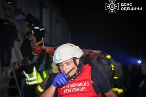 Баллистический удар по гражданской инфраструктуре в Одесском районе: среди погибших подросток, есть пострадавшие (обновлено)