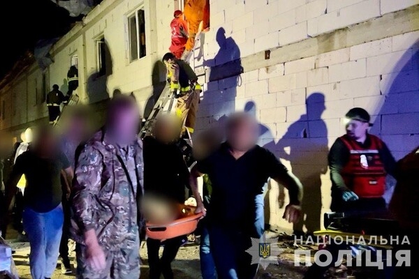 Баллистический удар по гражданской инфраструктуре в Одесском районе: среди погибших подросток, есть пострадавшие (обновлено)