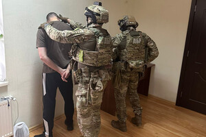 Требовал 60 тысяч долларов и выдавал себя за работника ГБР: в Одессе разоблачили экс-правохранителя