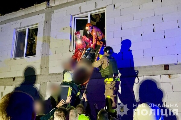 Баллистический удар по гражданской инфраструктуре в Одесском районе: среди погибших подросток, есть пострадавшие (обновлено)