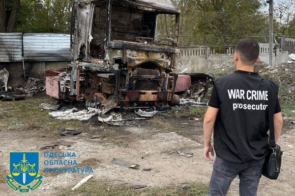 Ночная атака "Шахедов" по Одессе: есть повреждения гражданских объектов и тяжелораненый (обновлено)