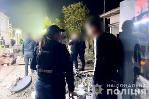 Баллистический удар по гражданской инфраструктуре в Одесском районе: среди погибших подросток, есть пострадавшие (обновлено)
