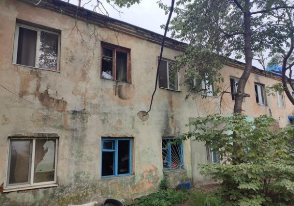 В Одессе в результате обстрела потерпел разрушения жилой дом: куда жителям обращаться за помощью