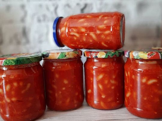 Квасоля в томаті: приготуйте на зиму смачну і ситну консервацію