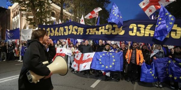 Вирішальні вибори в Грузії: правляча партія святкує перемогу, опозиція не визнає результатів