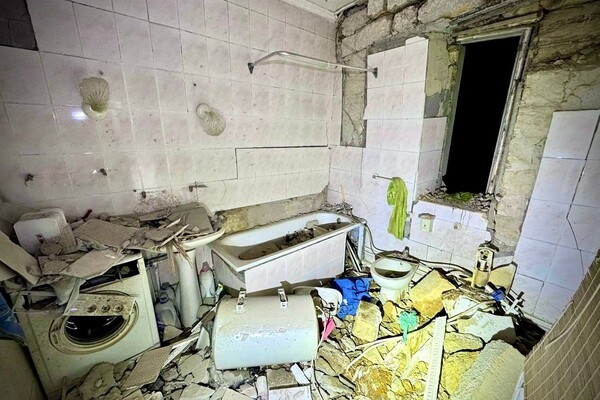 Последствия ночной атаки Одессы: пострадали два человека, убило собаку (фото, видео)