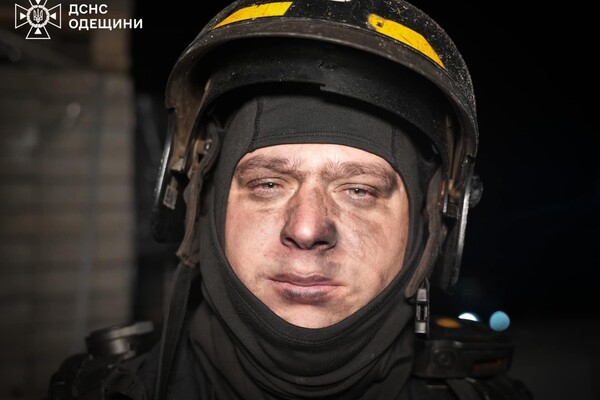 Последствия ночной атаки Одессы: пострадали два человека, убило собаку (фото, видео)