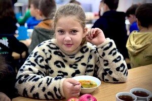 В части Одессы заработала система горячего питания для младшеклассников 