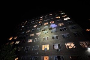 Последствия ночной атаки Одессы: пострадали два человека, убило собаку (фото, видео)