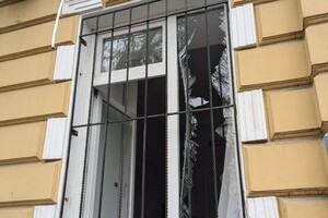 Во время обстрела Одессы пострадала амбулатория и музей: где развернули штабы помощи