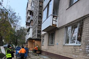Последствия ночной атаки Одессы: пострадали два человека, убило собаку (фото, видео)