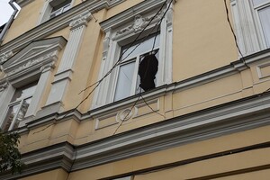 Во время обстрела Одессы пострадала амбулатория и музей: где развернули штабы помощи