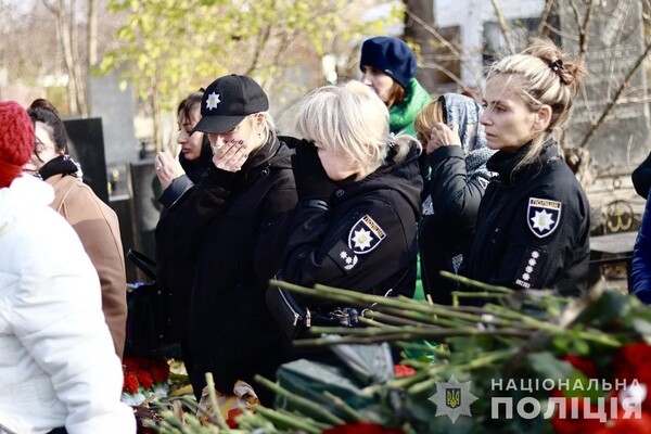 В Одессе простились с полицейскими, погибшими в результате ракетного удара 18 ноября