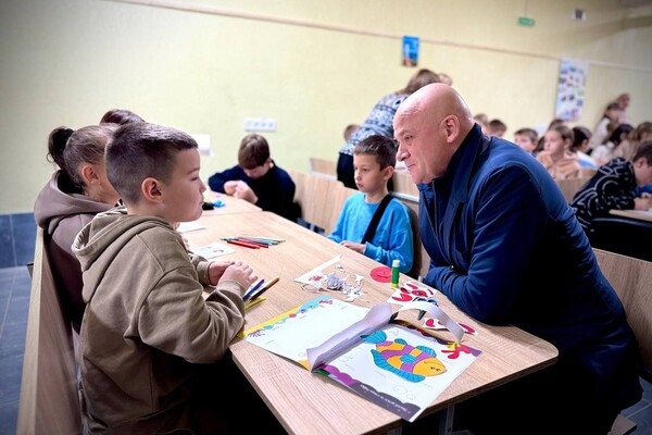 В части Одессы заработала система горячего питания для младшеклассников 