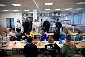 В части Одессы заработала система горячего питания для младшеклассников 