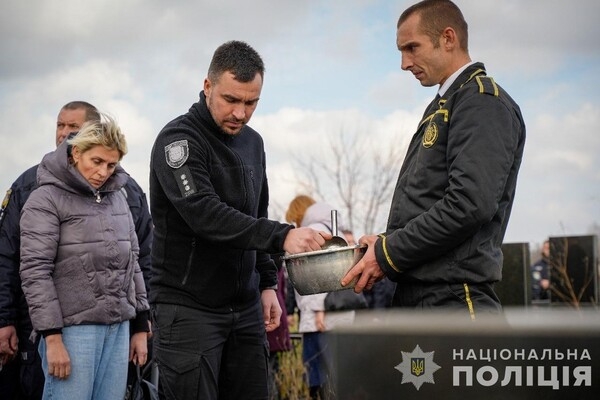 В Одессе простились с полицейскими, погибшими в результате ракетного удара 18 ноября
