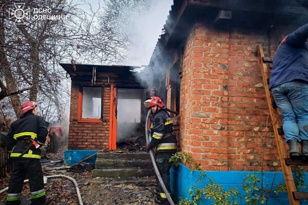 Сгорел из-за курения: в Одесской области во время пожара погиб мужчина