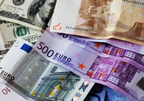 Курс валют в Украине 4 ноября 2024 года: сколько стоит доллар и евро