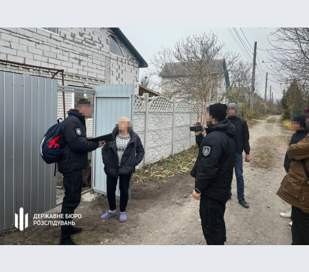 Командир військової частини змушував солдатів будувати будинки своїм родичам, погрожуючи відправкою на передову (фото)
