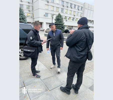 Командир військової частини змушував солдатів будувати будинки своїм родичам, погрожуючи відправкою на передову (фото)