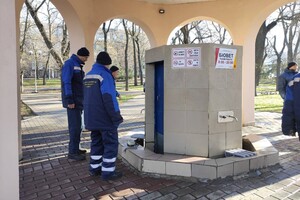 В Одессе снова работает бюветный комплекс в сквере Мечникова