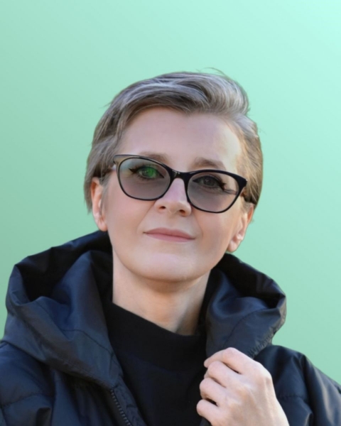 «Іноді люди думають, що фото моїх пряникових будиночків згенерував штучний інтелект», — кондитерка Олена Зіберт