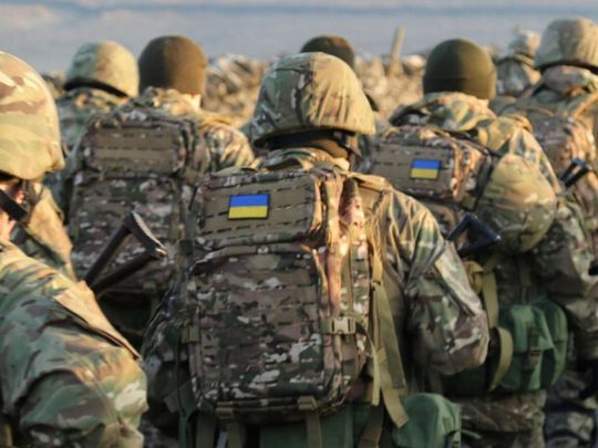 Попри критичні провали із забезпеченням фронту, АОЗ витратила мільйони на відрядження