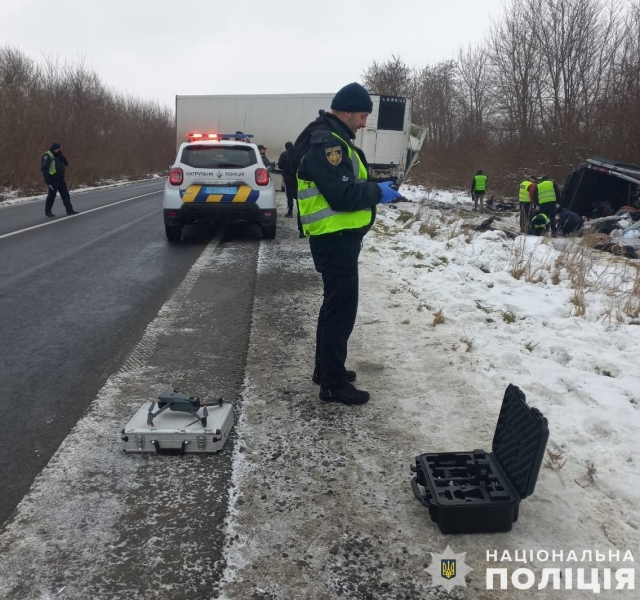 Водій був п'яний: поліція встановила обставини масштабної автокатастрофи на Львівщині (фото)