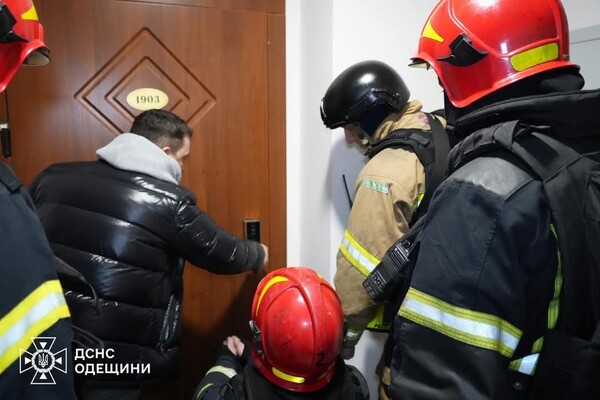 Ночная атака "Шахедов" на Одессу: есть пострадавшие и разрушения (обновлено)