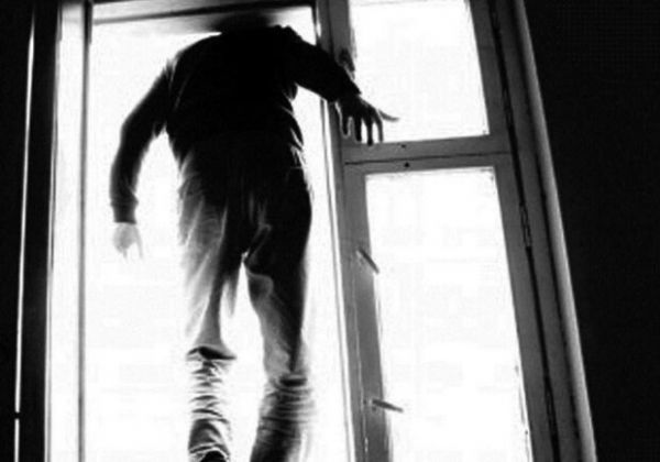 Выпрыгнул из окна подъезда: в Одесском районе погиб 16-летний парень