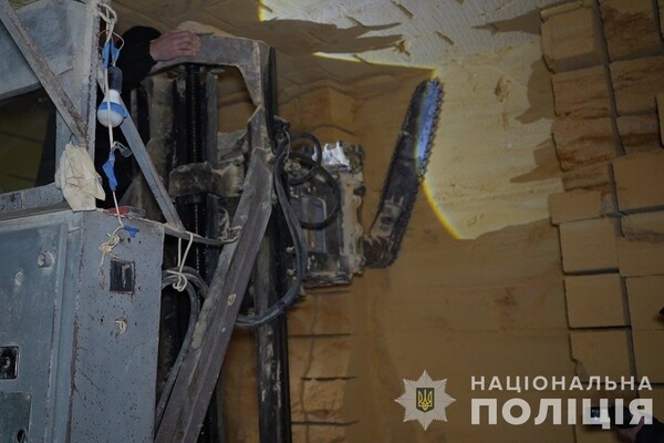 Незаконная добыча известняка более чем на миллиона гривен: в Одесской области разоблачили "черных" георазведчиков
