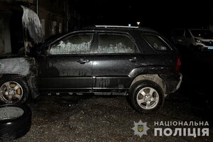 В Одессе две подруги на заказ поджигали автомобили