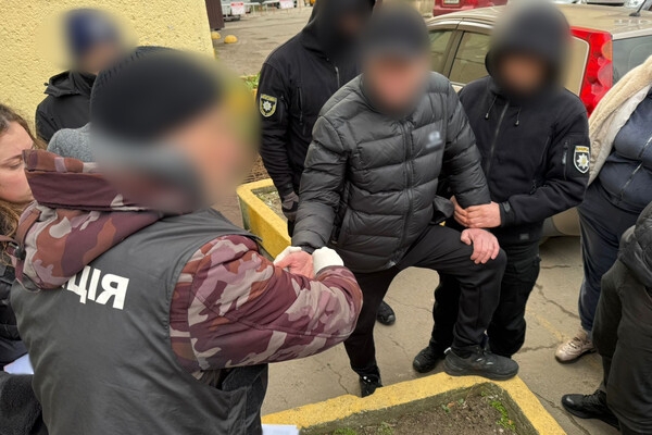 Торговал удостоверениями для "брони": в Одессе задержали экс-члена общественного формирования