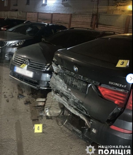 Вночі п’яний водій у Києві протаранив 7 автомобілів та травмував двох своїх пасажирів: в поліції розповіли деталі