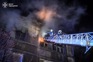 В Одессе горели девятиэтажка и склад: среди спасенных маленький ребенок