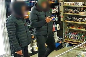Хотели подзаработать: в Одессе двое безработных подожгли автомобиль
