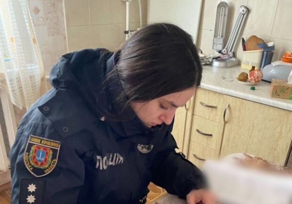 В Одесском районе женщина выпала из окна девятого этажа