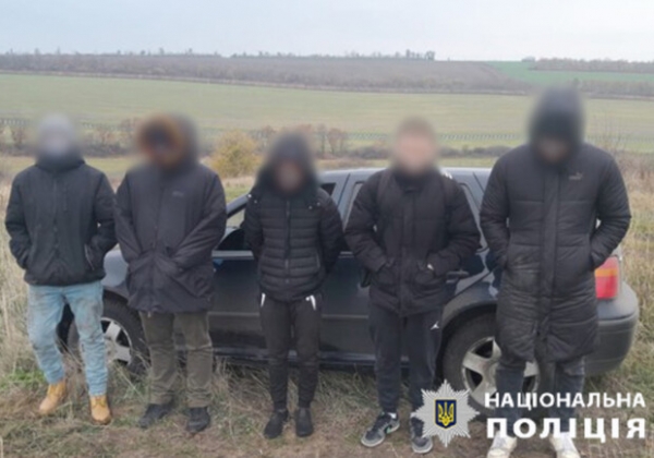 "Помогал" бежать из Украины четырем военнообязанным: в Одесской области будут судить перевозчика