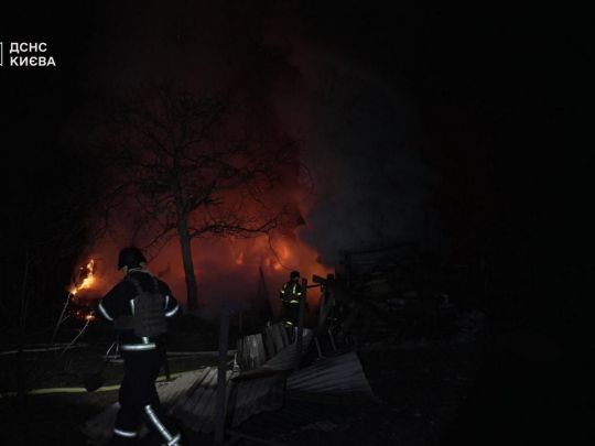Десятки багатоповерхівок та автомобілів пошкоджено у Кривому Розі та Запоріжжі після нічної атаки росіян (фото, відео)