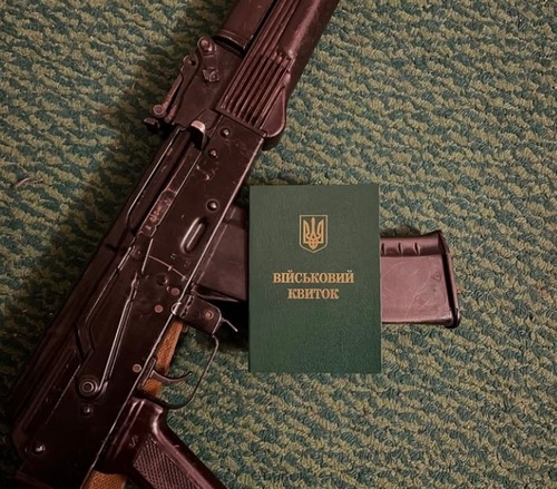 Зробив корекцію: відомий гуморист вступив до лав ЗСУ