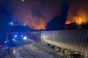 Горят частные жилые дома: последствия вечерней атаки БпЛА на пригород Одессы