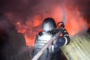 Пожар, повреждения домов и пострадавший: последствия ночного обстрела Одесской области (обновлено)