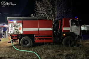 Массированная атака БпЛА на Одесский район: есть повреждения, травмировались люди (обновлено)