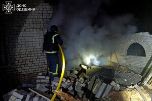 Массированная атака БпЛА на Одесский район: есть повреждения, травмировались люди (обновлено)