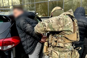В Одессе разоблачили продавца огнестрельного оружия: "товар" он производил в гараже