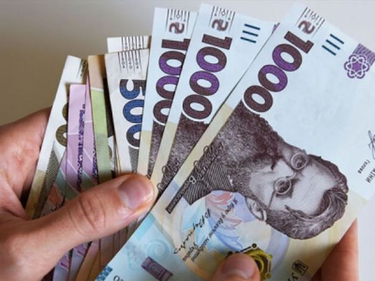 Частині українців у 2025 році призначать пенсію розміром з мінімальну зарплату: хто може розраховувати на такі виплати