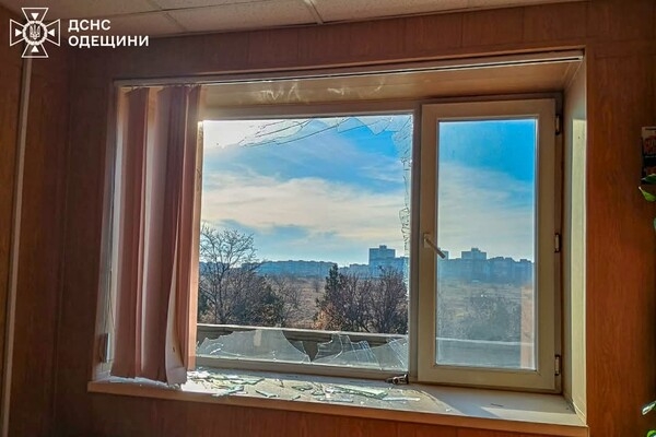 Массированная атака БпЛА на Одесский район: есть повреждения, травмировались люди (обновлено)